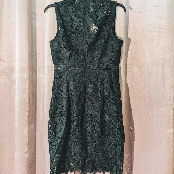 New with Tags BARDOT lace dress, size small - Picture 2 of 9